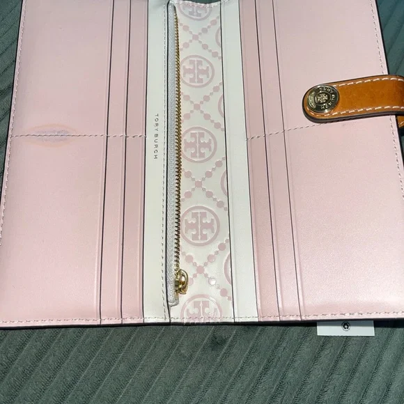 Tory Burch Embossed Contrast Signature Logo Pink and Cream Wallet - Picture 4 of 7